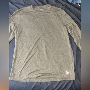 Active wear long sleeve shirt